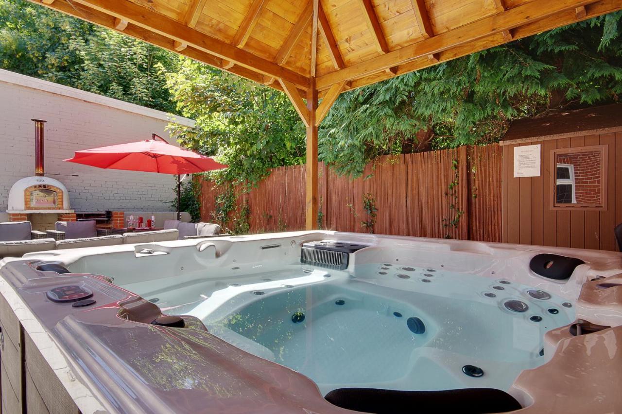 Cragside Villa With Hot Tub Bournemouth Eksteriør bilde